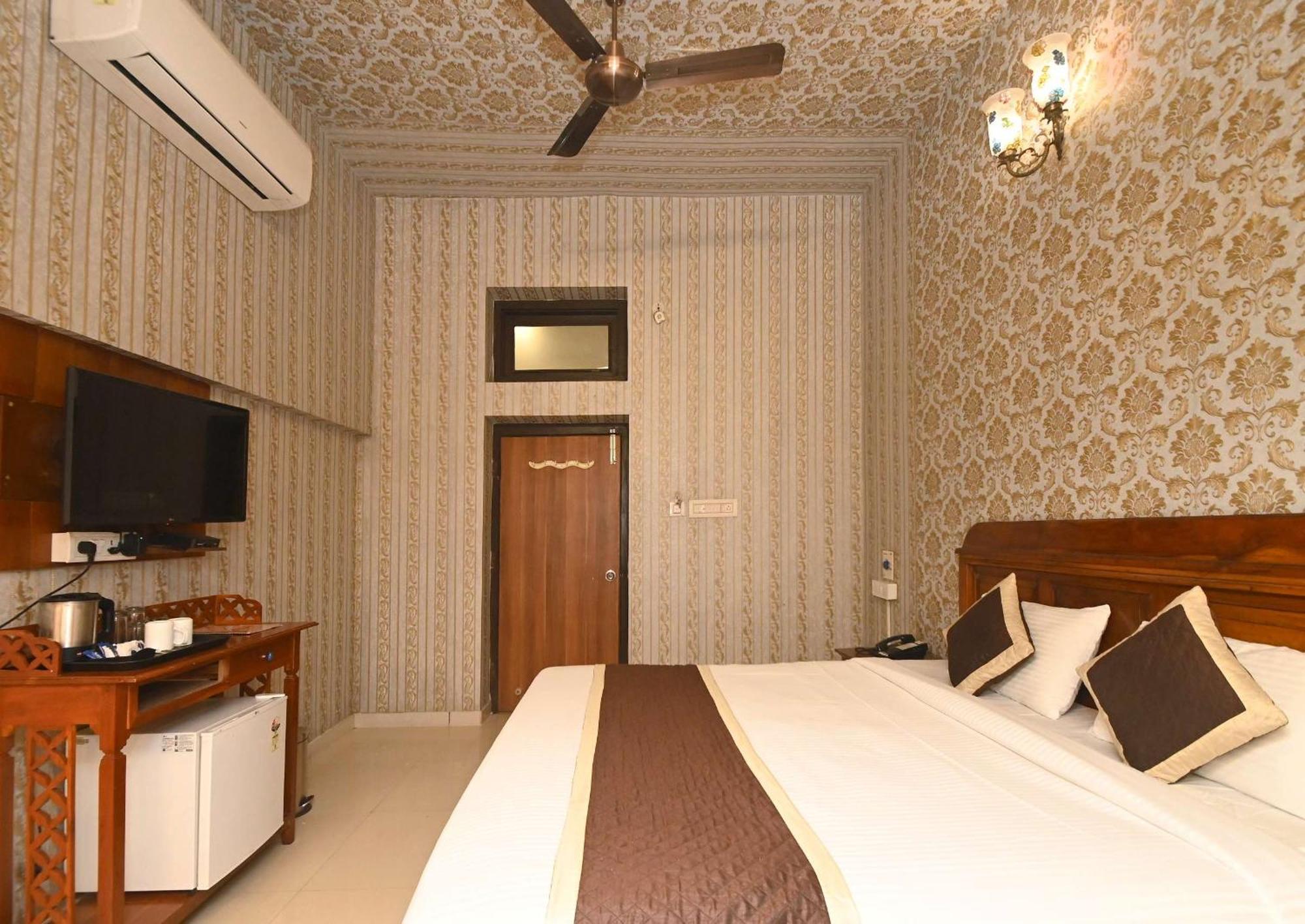 Virasat Mahal Heritage Hotel-Jaipur City Center Esterno foto